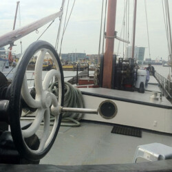 Sailing Clipper Houseboat rental Amsterdam