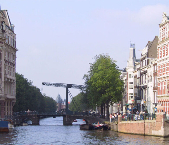 Rembrandt Appartement bed and breakfast amsterdam houseboat rental amsterdam