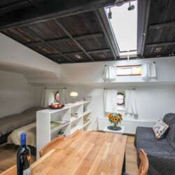 Van Gogh Studio houseboat rental Amsterdam