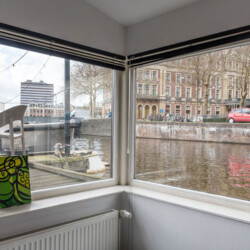 next to AMSTEL houseboat rental Amsterdam